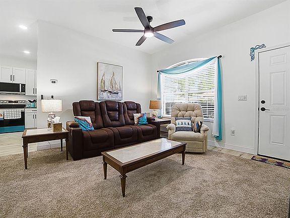 4th image of 2632 NE 27th St
