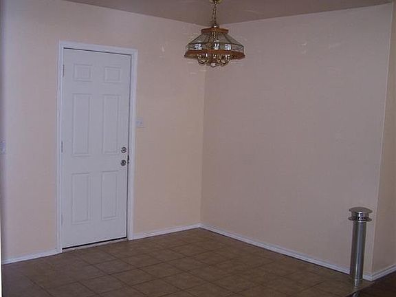 4th image of 3203 W Clarendon Dr