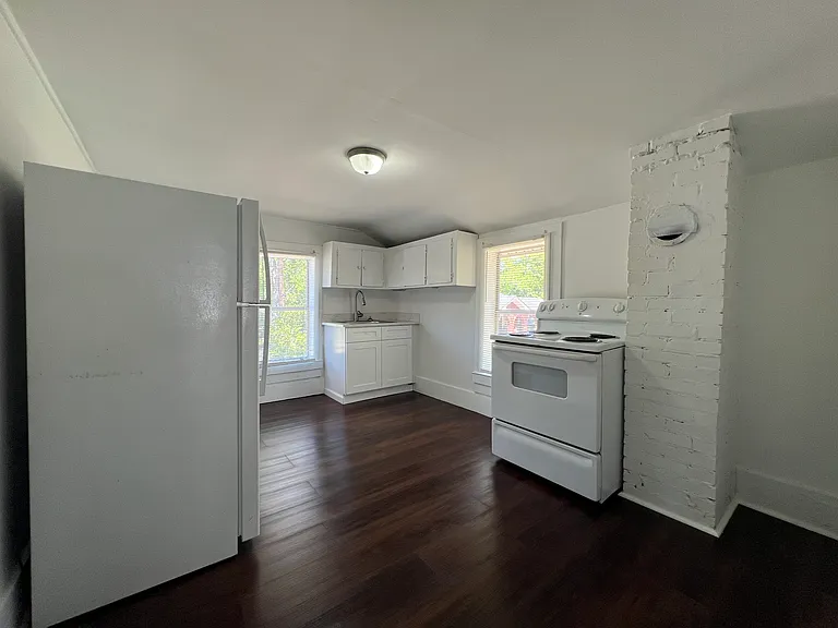 621 W Jones Ave #A — Photo 7