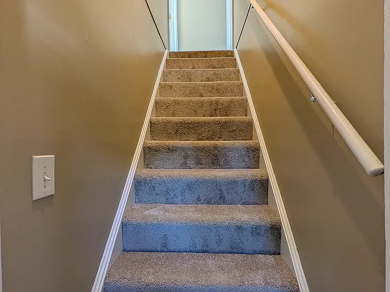 127 N Huron Dr — Photo 22
