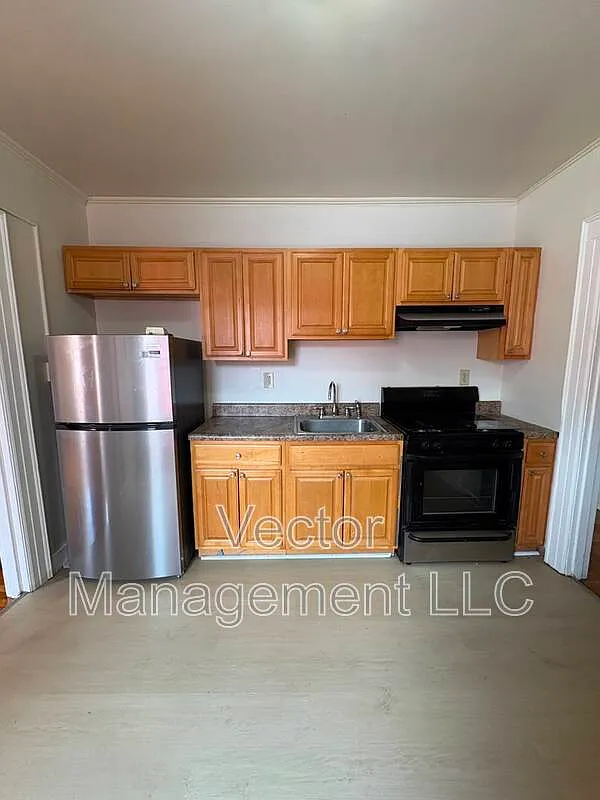 2 bed, 1.0 bath, 900 sqft, $1,500 — Photo 1