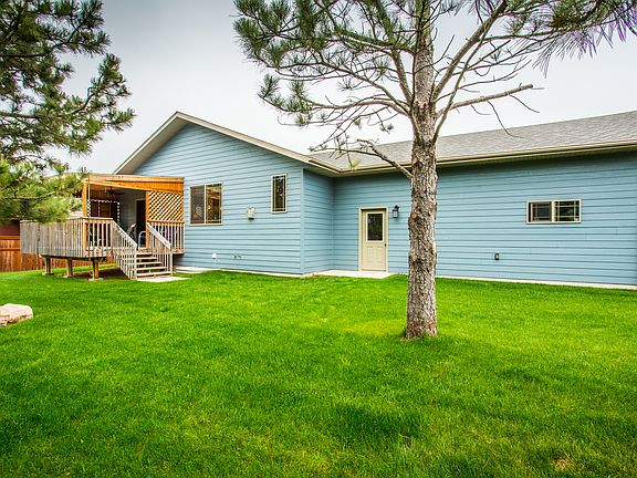 3rd image of 7369 Castlewood Dr