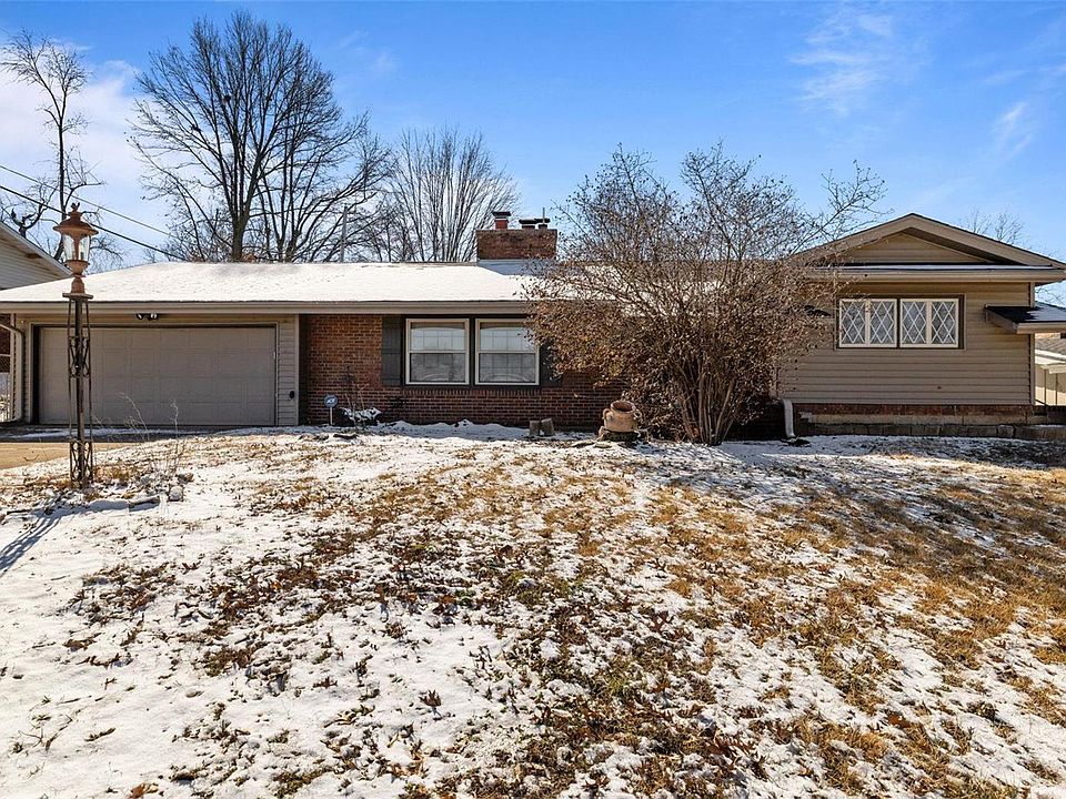 1st image of 22 Graeler Dr
