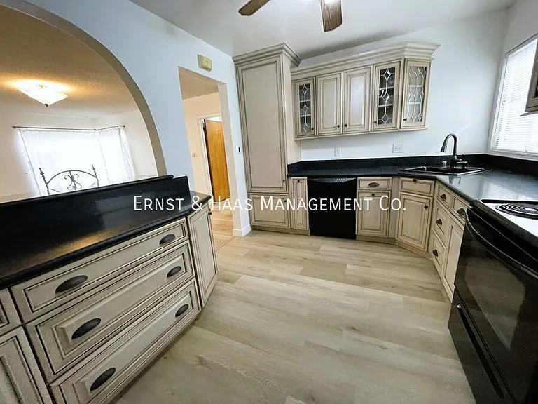 640 E Carson St #5 — Photo 9