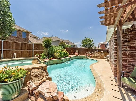 3rd image of 315 E Sandra Ln