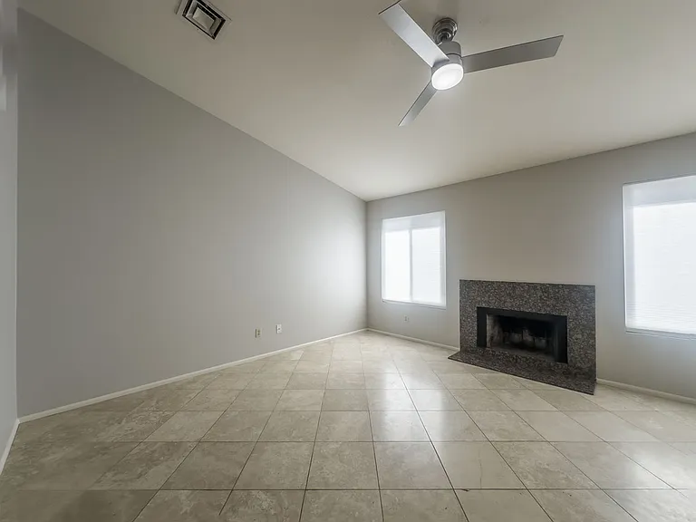 152 W La Vieve Ln — Photo 10