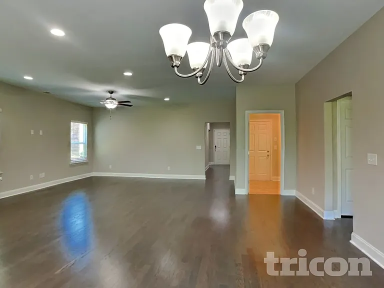 198 Telavera Dr — Photo 2