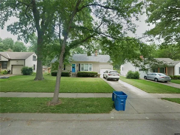 5300 W 72nd St, Prairie Village, KS 66208