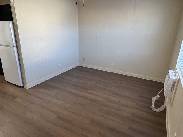 1600 N Sunset St #8