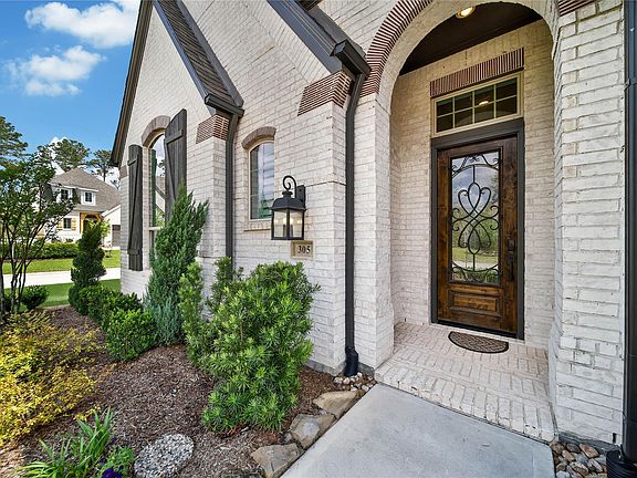 2nd image of 305 Mallory Ct