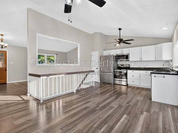 1039 Hollybend Dr