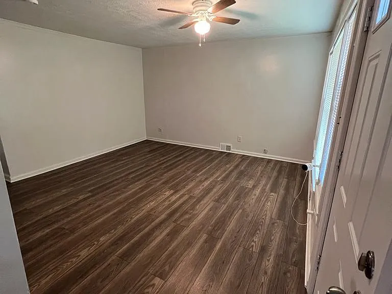 29619 Birchwood St — Photo 16