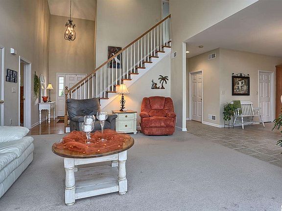 4th image of 458 Woodland Dr