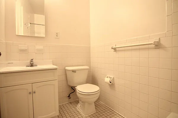 Rented by Bohemia Realty Group | media 27