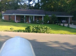 105 Magnolia St, Philadelphia, MS 39350