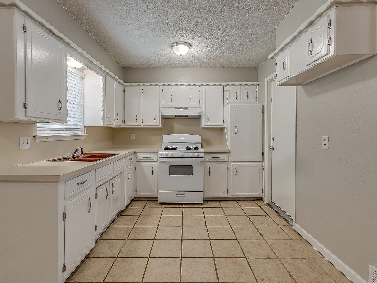 3320 Hampton Road - 1 — Photo 4