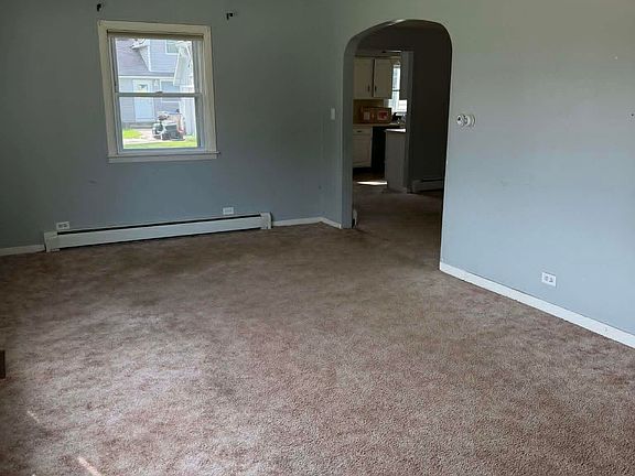 4th image of 313 W Spring St