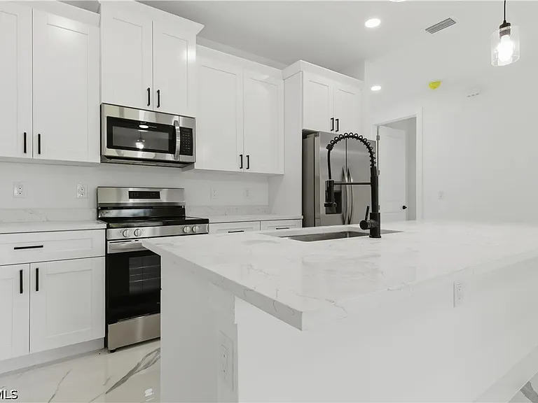 4787 Golfview Blvd — Photo 1