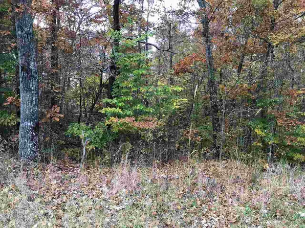 4 Country Woods Dr, Selmer, TN 38375