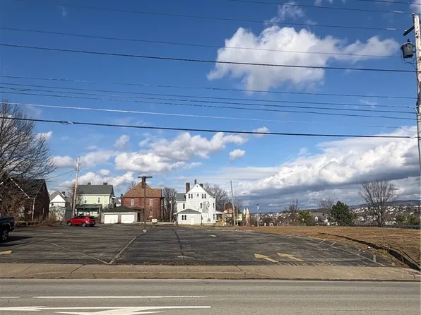 196 W Main St, Uniontown, PA 15401