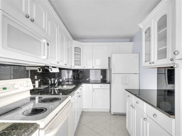 6969 Collins Ave APT 804, Miami Beach, FL 33141