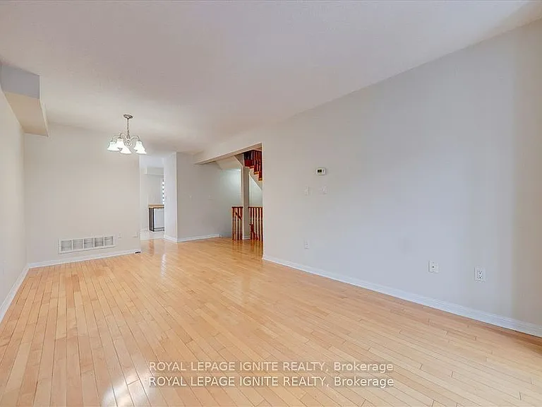 80 Acorn Pl #8 — Photo 9