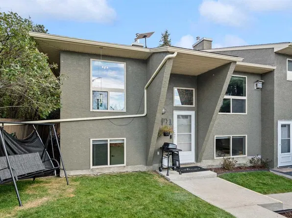 29 W Poplar Ave #1, Okotoks, AB T1S 1Z5