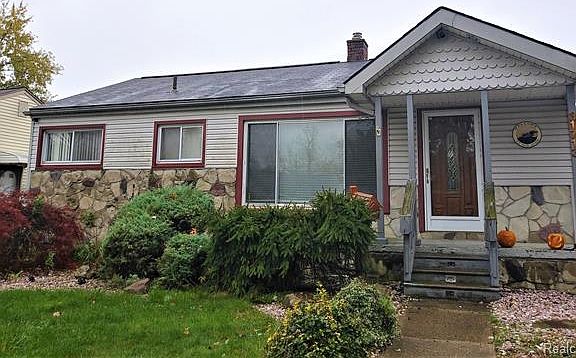 2nd image of 31713 Hazelwood St