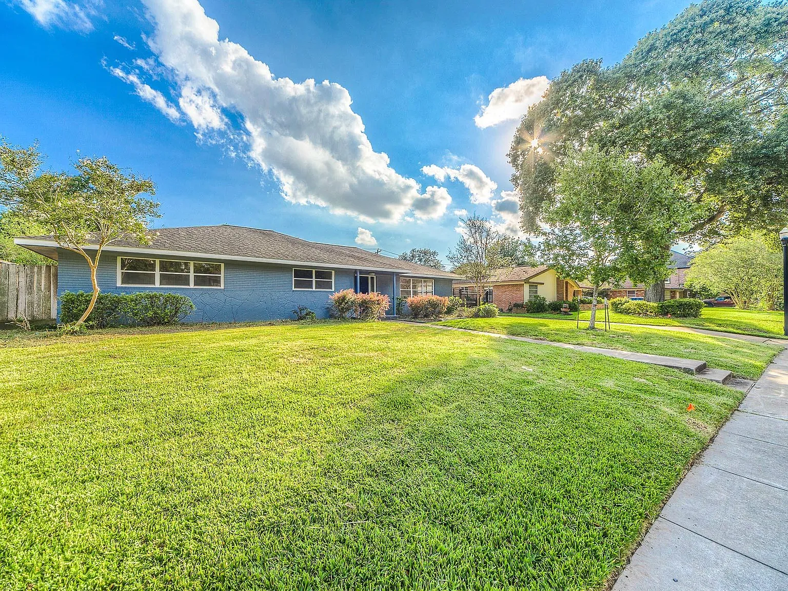 4 bed, 2.5 bath, 3055 sqft, $3,750 — Photo 3