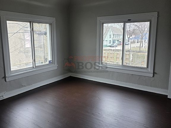 3rd image of 505 School St