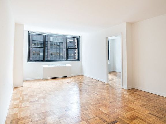 4th image of 315 W 57th St APT 10F