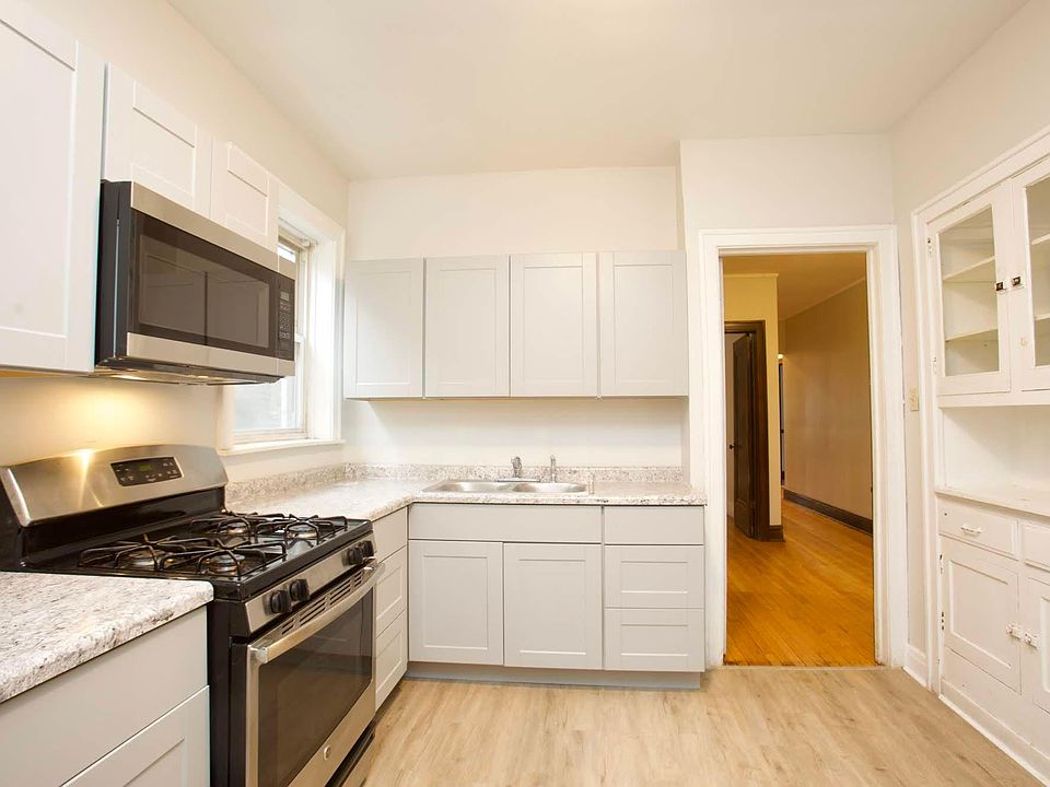 1st image of 7300 S Kingston Ave Unit 2W