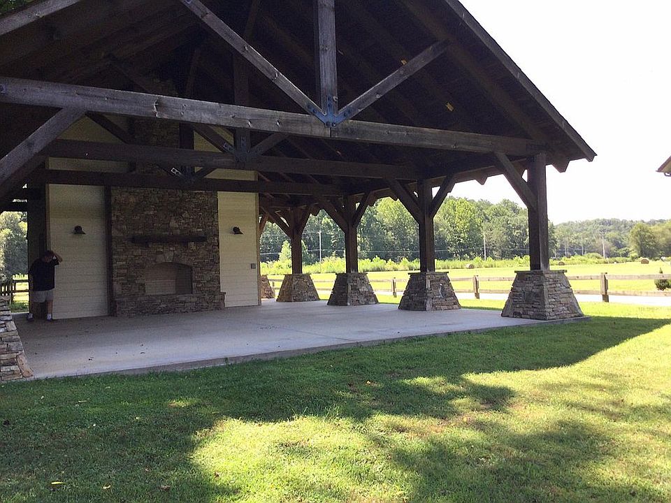 1st image of 100 Harshaw Farm Dr #96