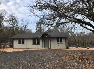 290 Cherokee Ln, Grants Pass, OR 97526