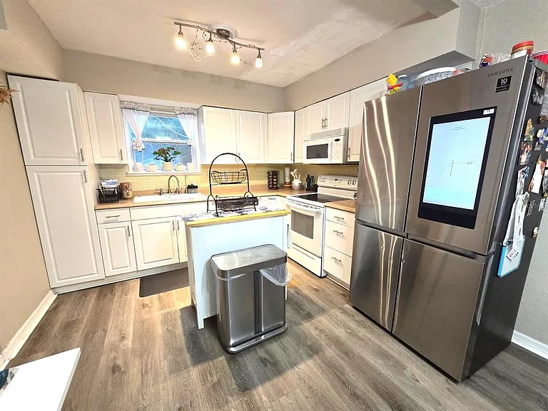 9320 N Elmer St — Photo 11