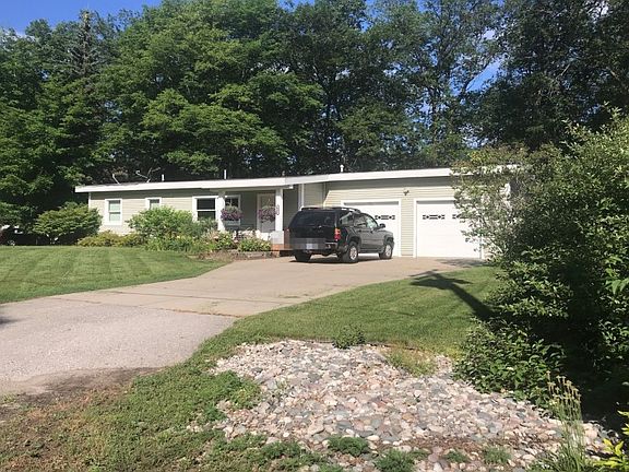 2nd image of 846 Avenue E