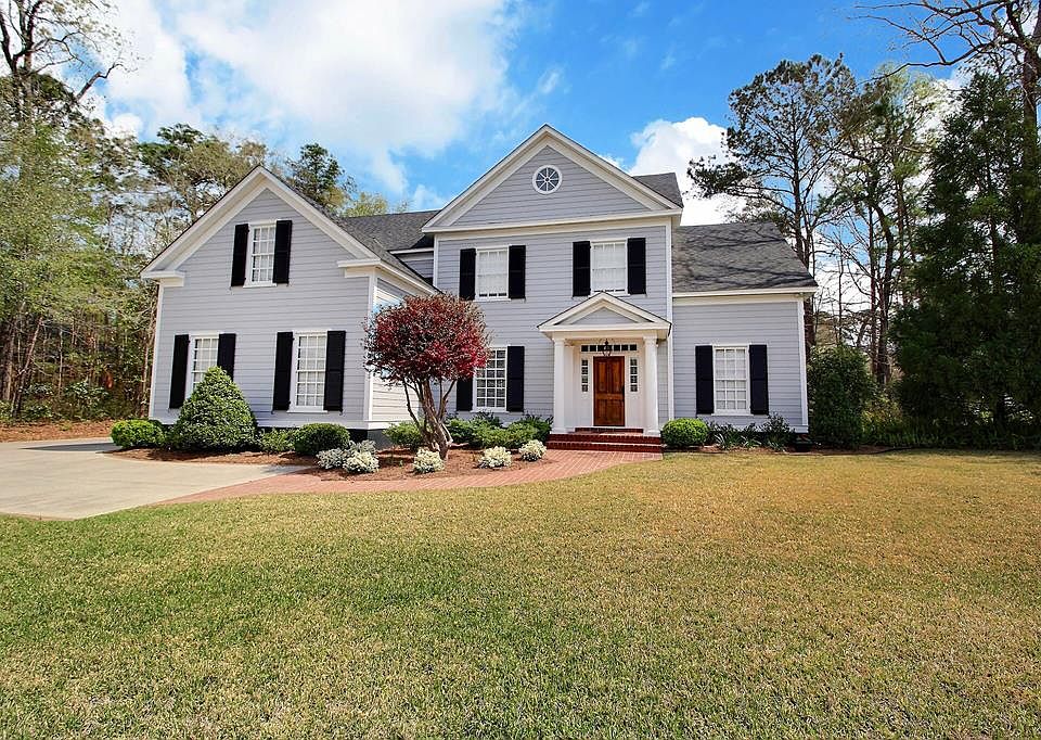 1st image of 202 Fairways Dr