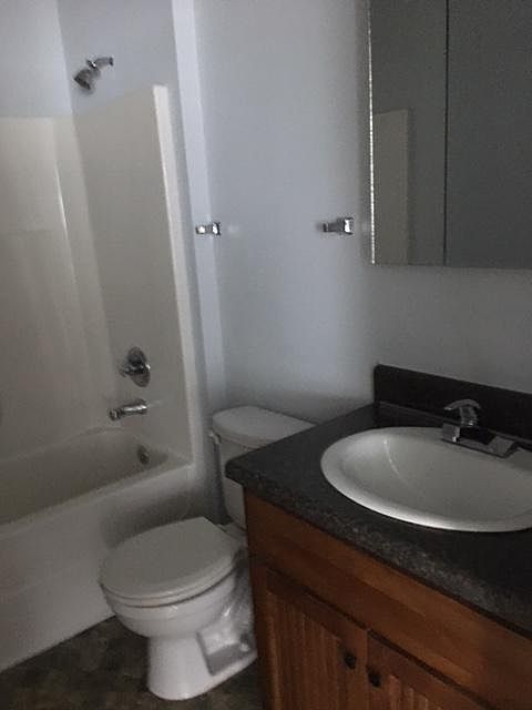 2nd image of 22 E Hannah Cir