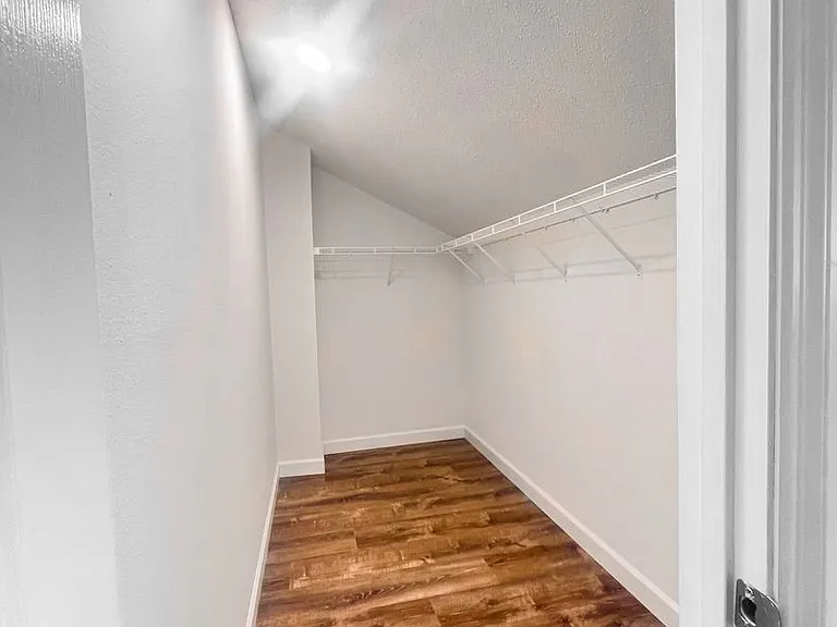 Heritage Apartments — Photo 22