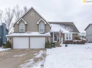 1232 SW Crossing Dr, Lees Summit, MO 64081