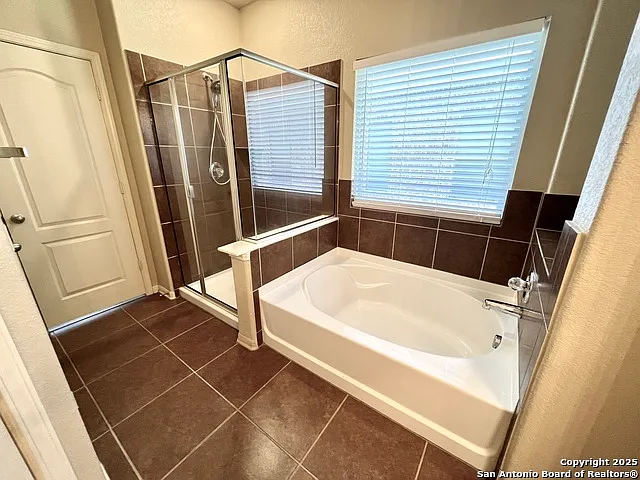 121 Krieg Dr — Photo 18