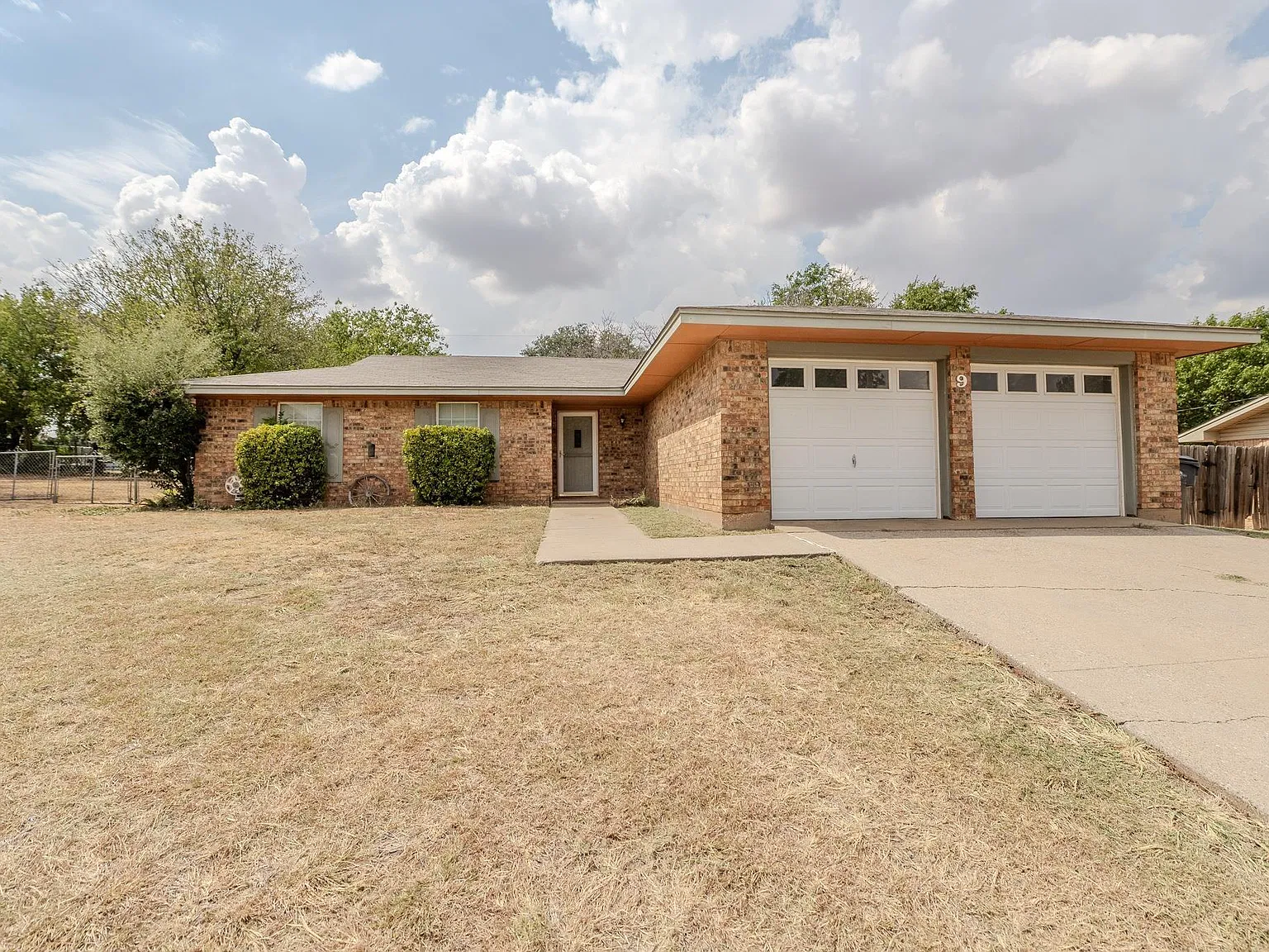 3 bed, 2.0 bath, 1535 sqft, $2,195 — Photo 2