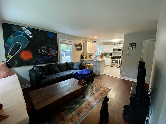 2nd image of 370 W Bernhard Ave