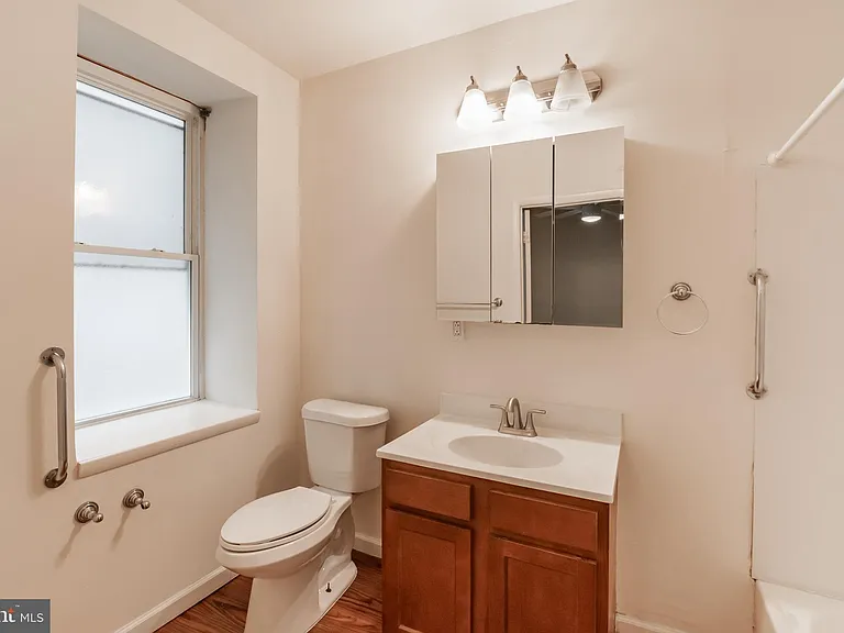 1501 W Allegheny Ave #204 — Photo 2