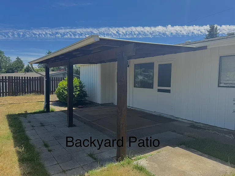 5230 NE Laurel Dr — Photo 14