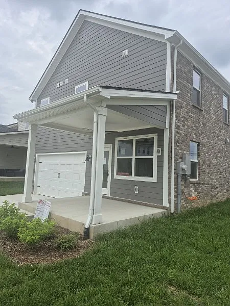 4 bed, 4.0 bath, 2611 sqft, $3,000 — Photo 3