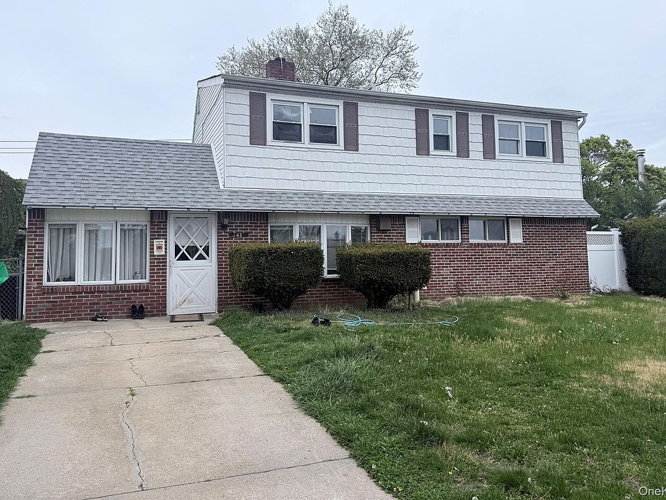 1st image of 143 Red Maple Drive N