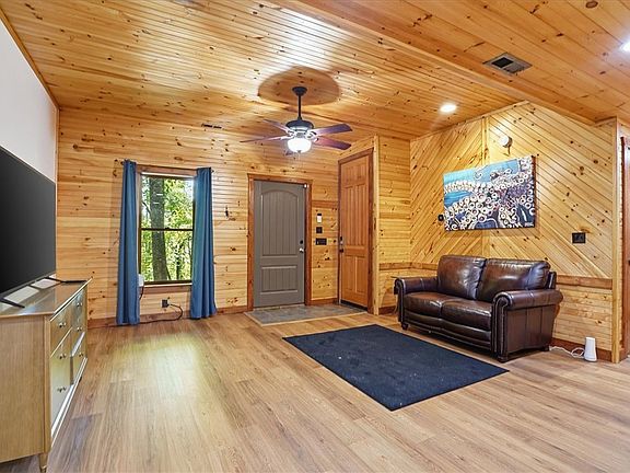 4th image of 4 Matthews Creek Ln