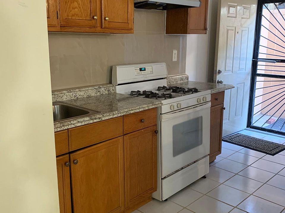 Kitchen and entrance