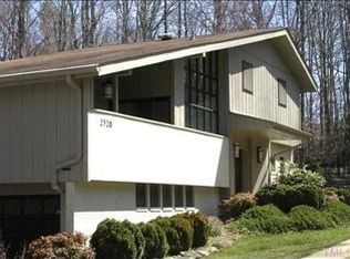 2520 Falls Dr, Chapel Hill, NC 27514